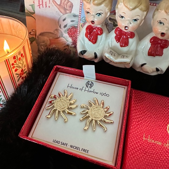 House Of Harlow 1960 sunburst gold Earrings. NWT - Picture 3 of 4